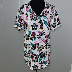 DISNEY Minnie Mouse Size Medium with Front Pockets Scrub Top (T-Shirt) NWOT $50